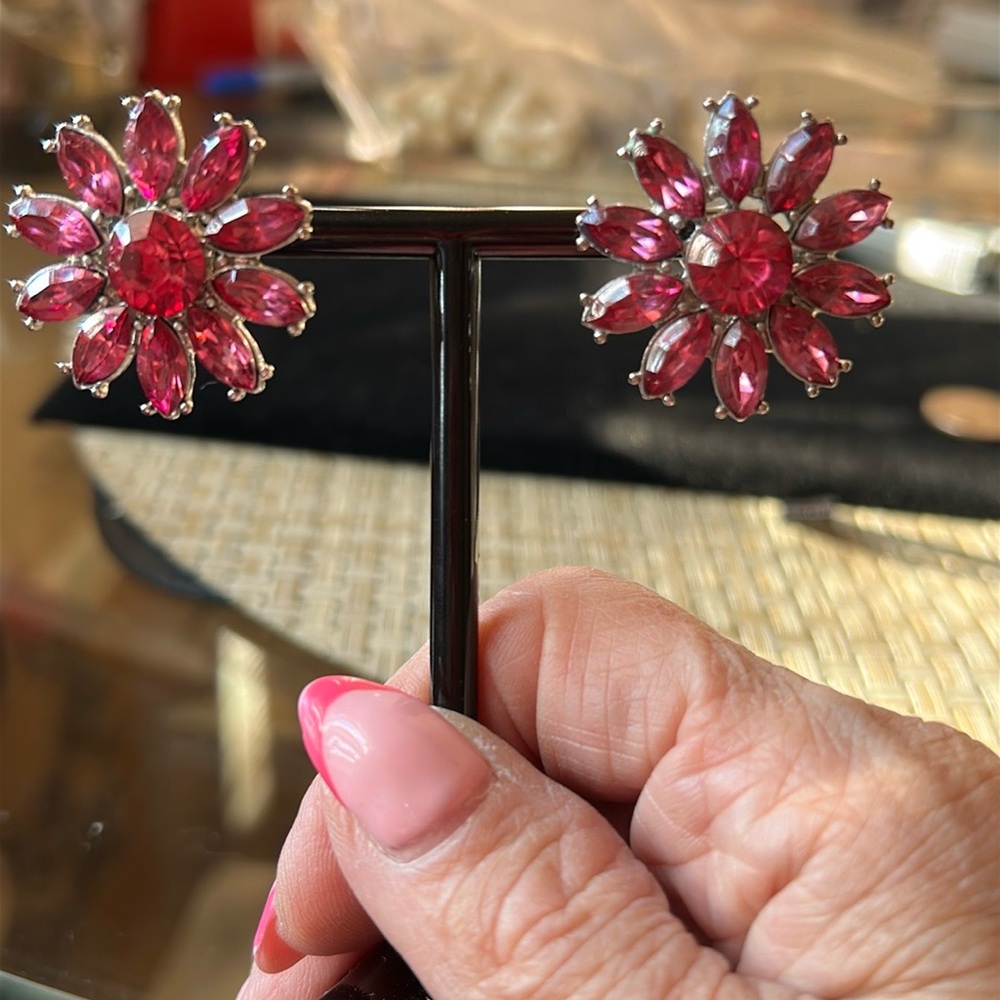 Vintage fuchsia crystal flower pierced earrings .
